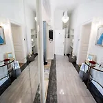 Luxury Designer Period In Old Town By The Presidential Palace شقة