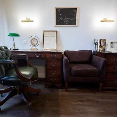 Luxury Designer Period In Old Town By The Presidential Palace Appartement Bratislava