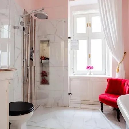 Appartement Luxury Designer Period In Old Town By The Presidential Palace