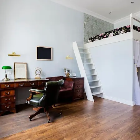 Luxury Designer Period In Old Town By The Presidential Palace Apartman *