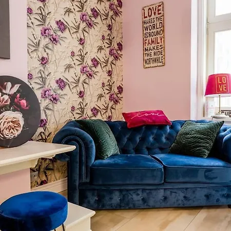 Luxury Designer Period In Old Town By The Presidential Palace